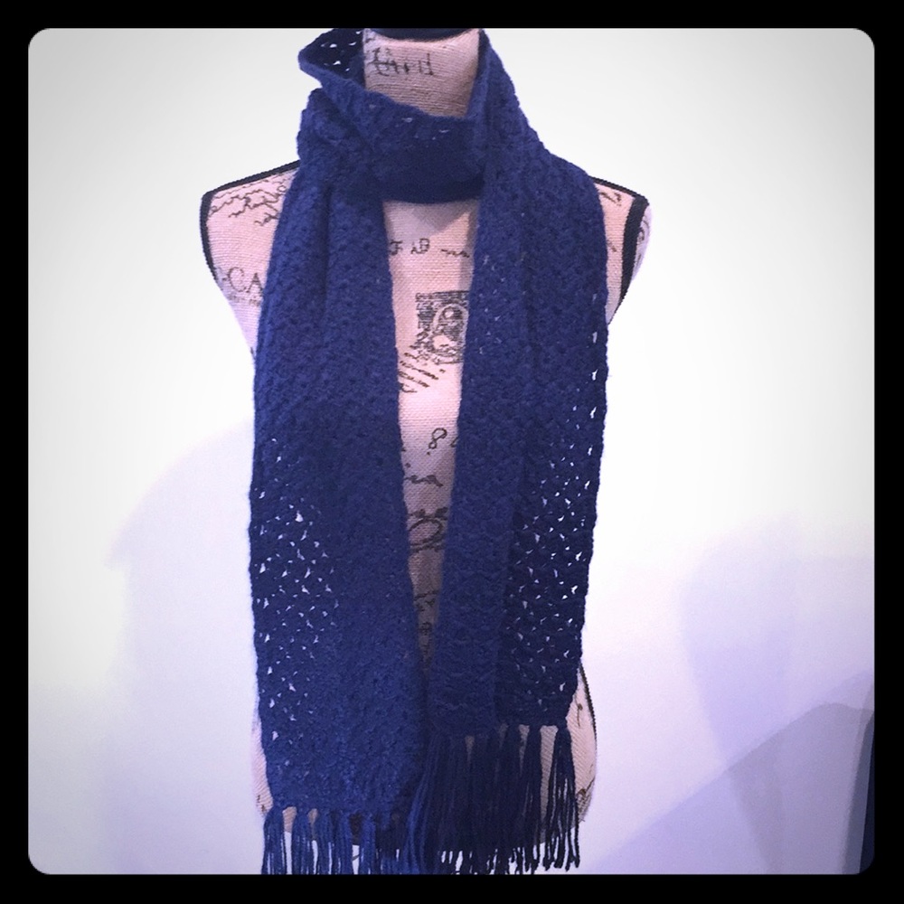 Knitted scarf